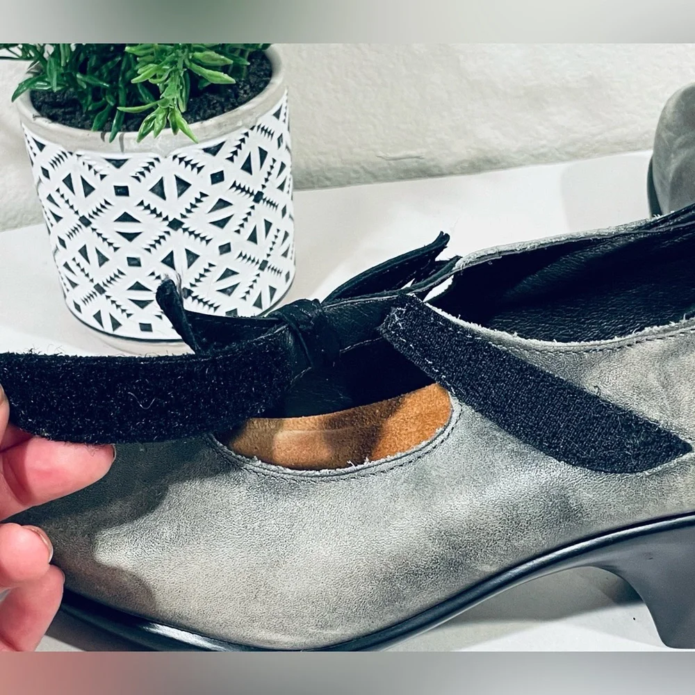 Naot Gray Distressed Leather Clogs Heels Hook & Loop Faux Tie Strap Closure |EUC